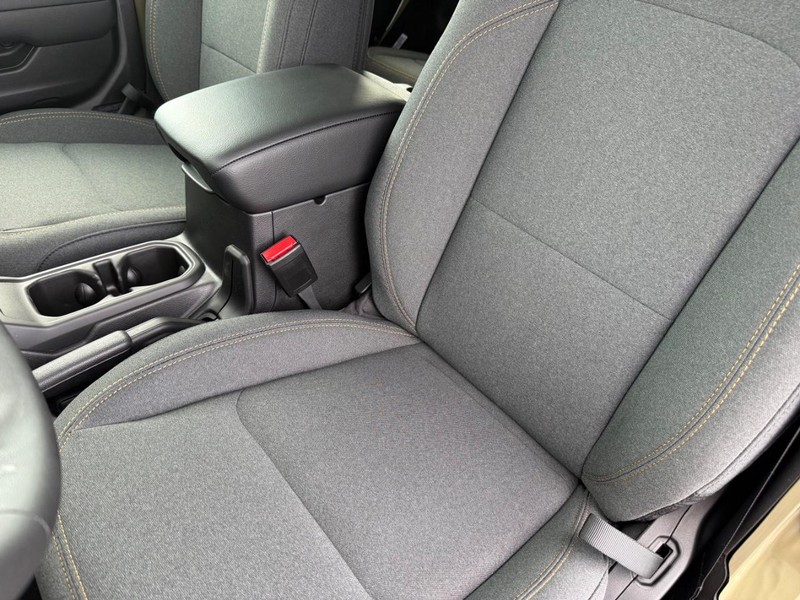 Jeep Wrangler Vehicle Full-screen Gallery Image 30