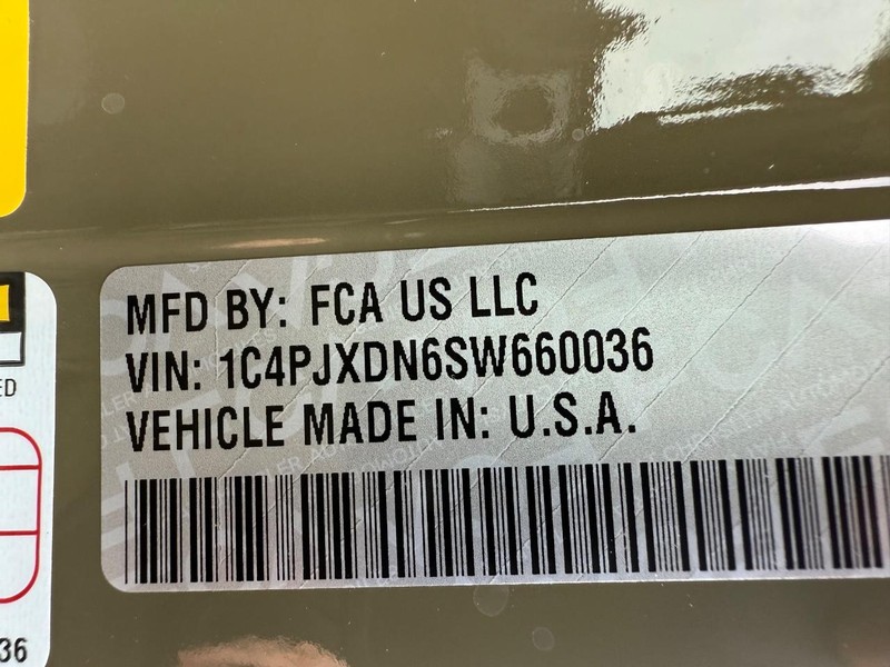 Jeep Wrangler Vehicle Full-screen Gallery Image 31