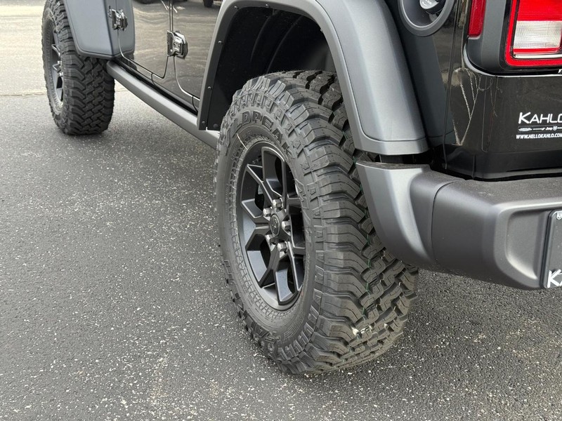 Jeep Wrangler Vehicle Full-screen Gallery Image 6