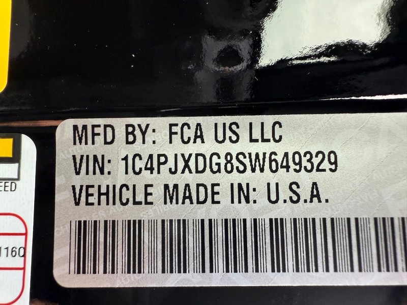 Jeep Wrangler Vehicle Full-screen Gallery Image 34