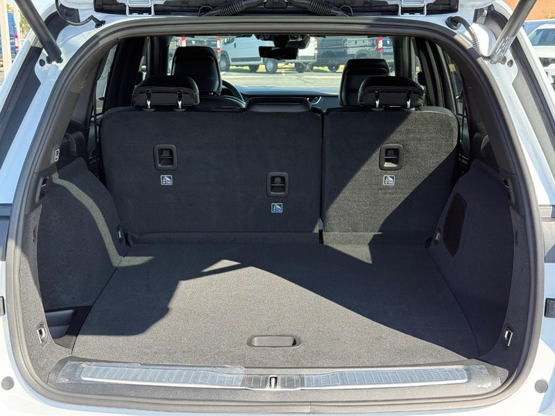 Jeep Grand Cherokee Vehicle Full-screen Gallery Image 7