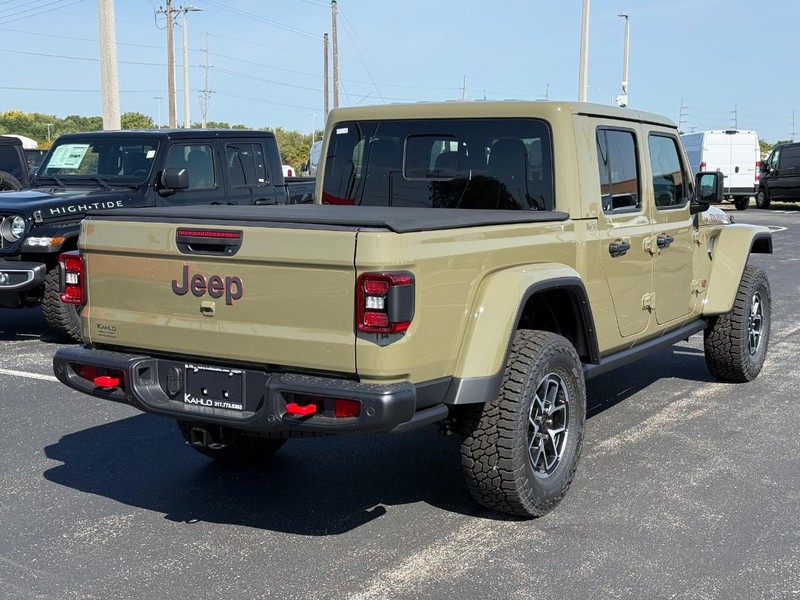 Jeep Gladiator Vehicle Full-screen Gallery Image 3