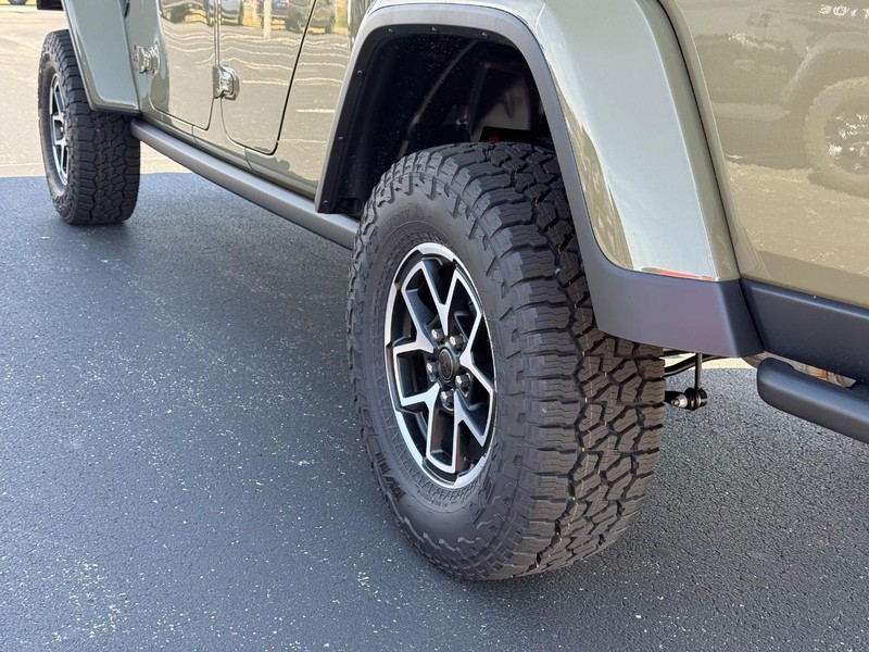 Jeep Gladiator Vehicle Full-screen Gallery Image 6