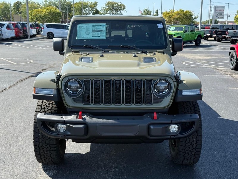 Jeep Gladiator Vehicle Full-screen Gallery Image 9