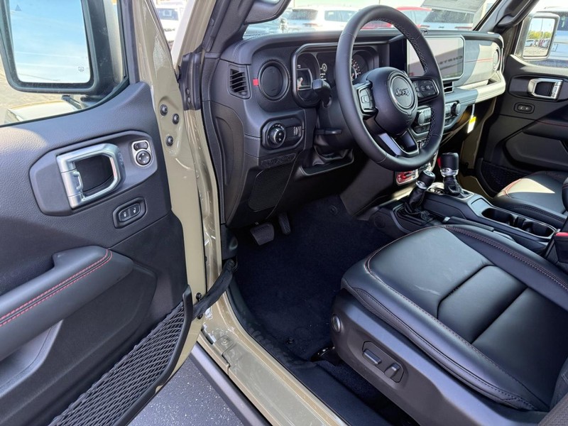 Jeep Gladiator Vehicle Full-screen Gallery Image 16