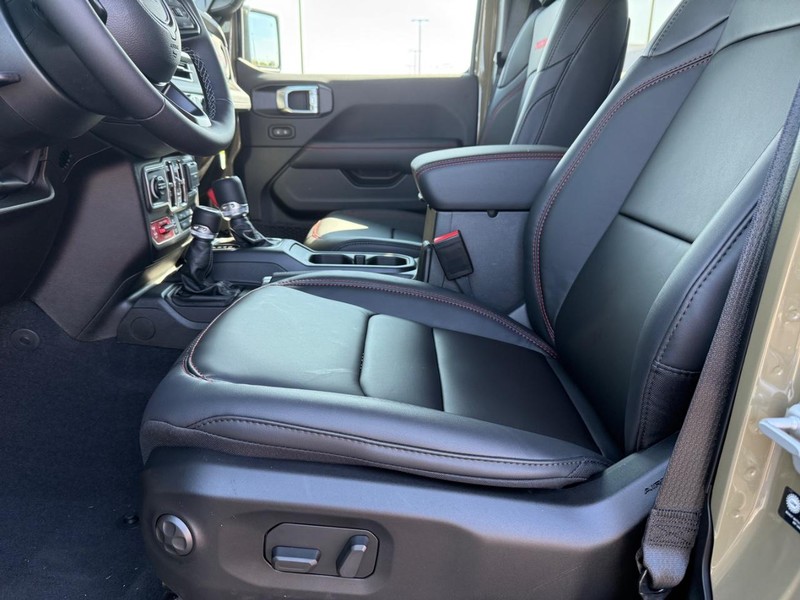 Jeep Gladiator Vehicle Full-screen Gallery Image 17