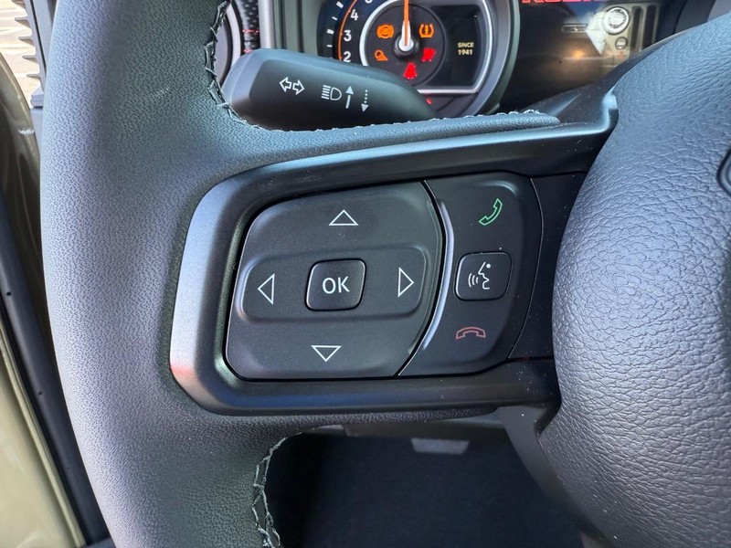 Jeep Gladiator Vehicle Full-screen Gallery Image 19