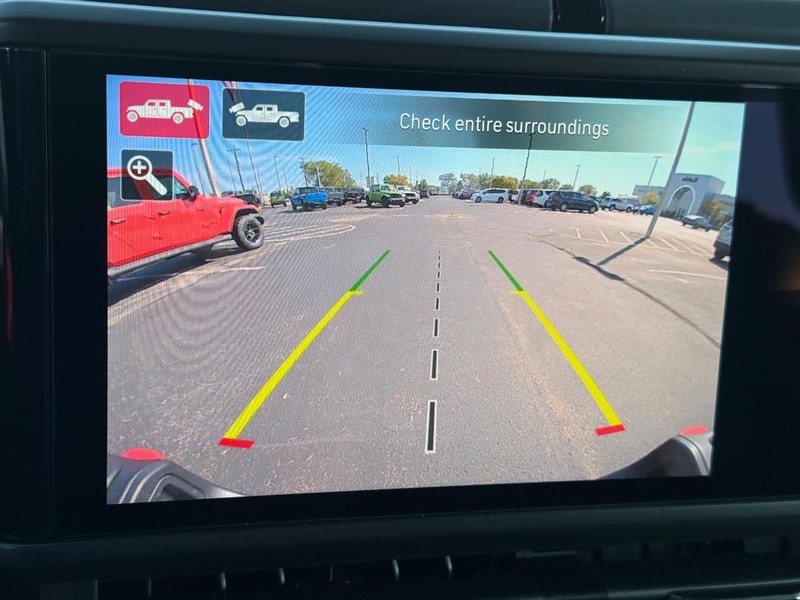 Jeep Gladiator Vehicle Full-screen Gallery Image 24