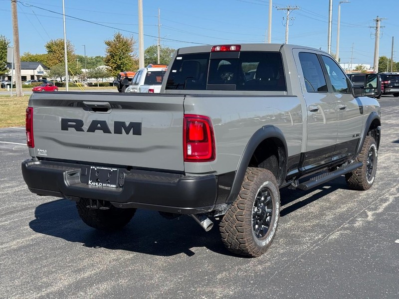Ram 2500 Vehicle Full-screen Gallery Image 3