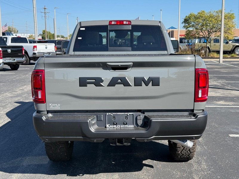 Ram 2500 Vehicle Full-screen Gallery Image 4