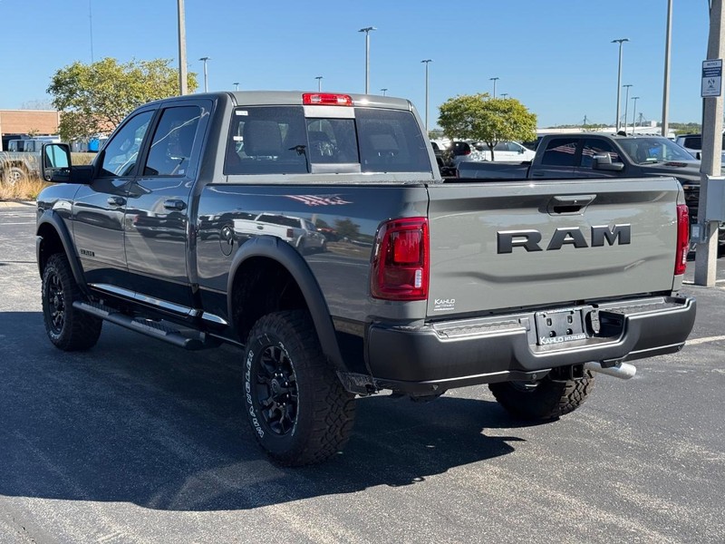 Ram 2500 Vehicle Full-screen Gallery Image 5