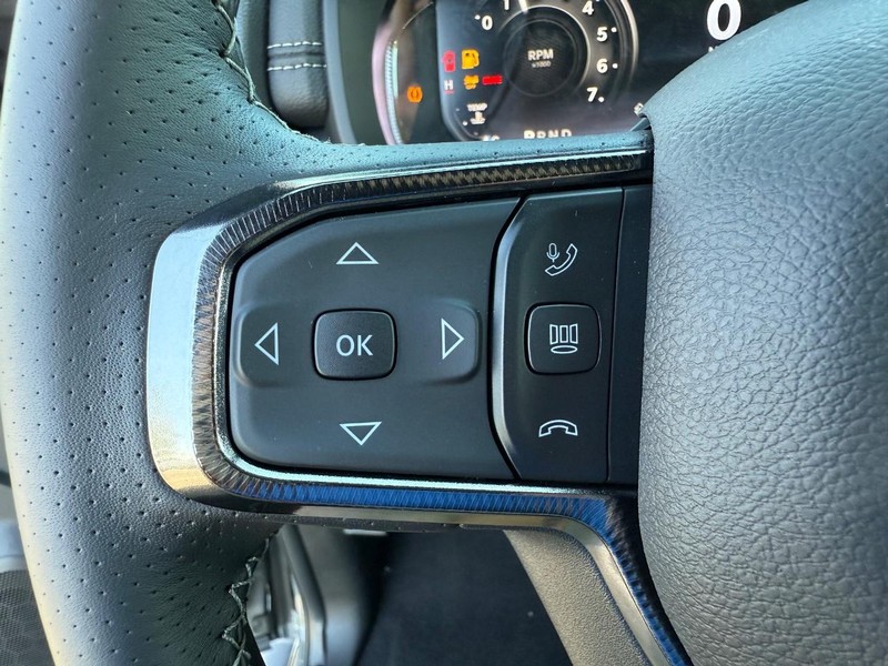 Ram 2500 Vehicle Full-screen Gallery Image 19