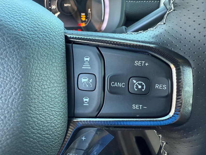 Ram 2500 Vehicle Full-screen Gallery Image 20