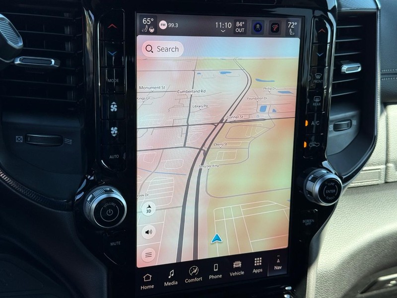 Ram 2500 Vehicle Full-screen Gallery Image 23