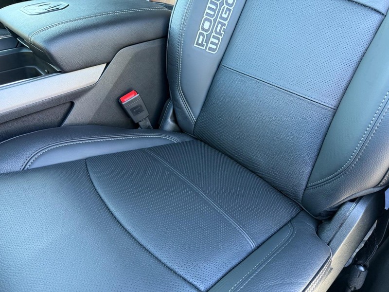 Ram 2500 Vehicle Full-screen Gallery Image 29