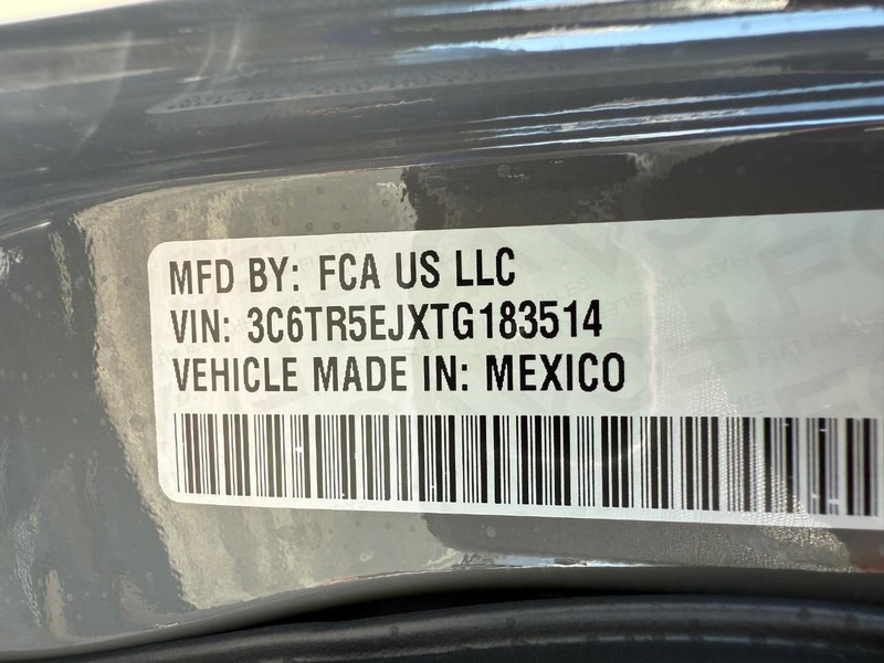 Ram 2500 Vehicle Full-screen Gallery Image 30