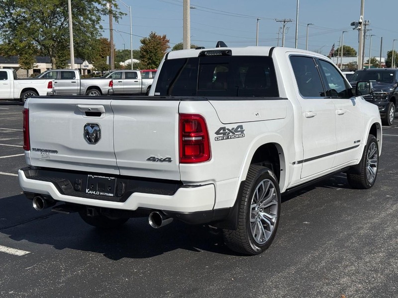 Ram 1500 Vehicle Full-screen Gallery Image 3