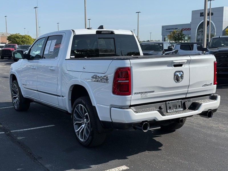 Ram 1500 Vehicle Full-screen Gallery Image 5