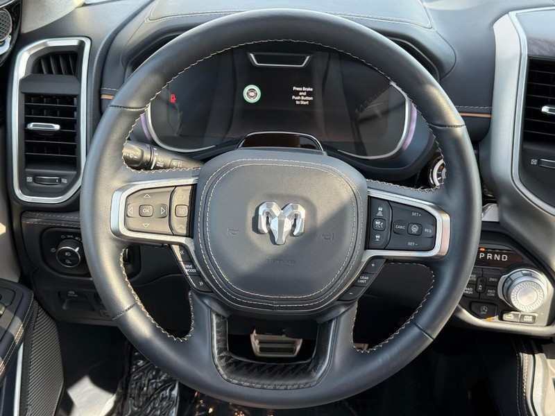 Ram 1500 Vehicle Full-screen Gallery Image 14