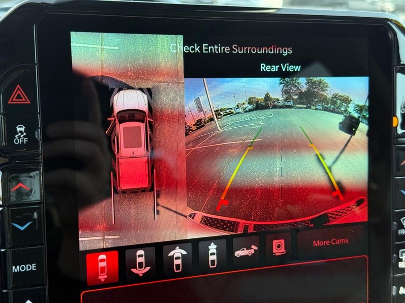 Ram 1500 Vehicle Full-screen Gallery Image 24