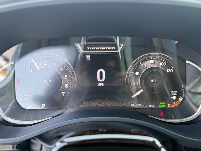 Ram 1500 Vehicle Full-screen Gallery Image 28