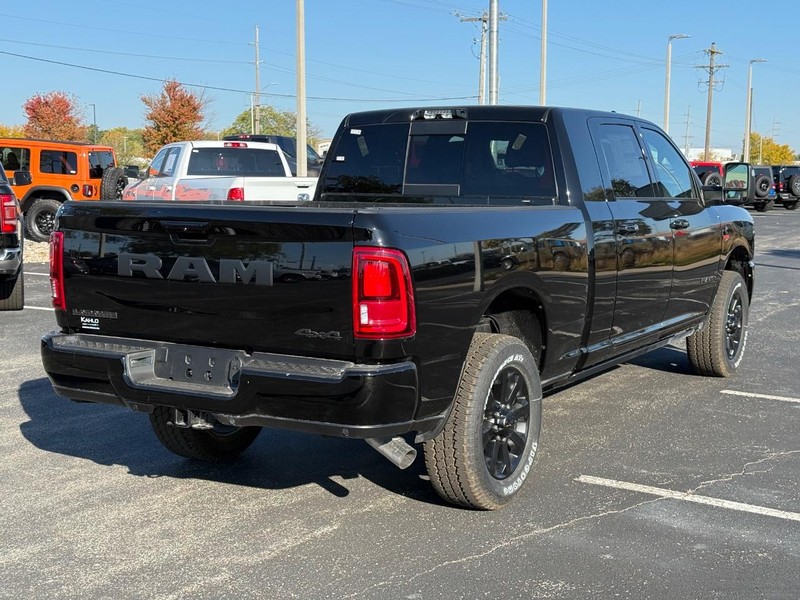 Ram 2500 Vehicle Full-screen Gallery Image 3