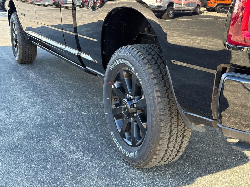 Ram 2500 Vehicle Full-screen Gallery Image 6