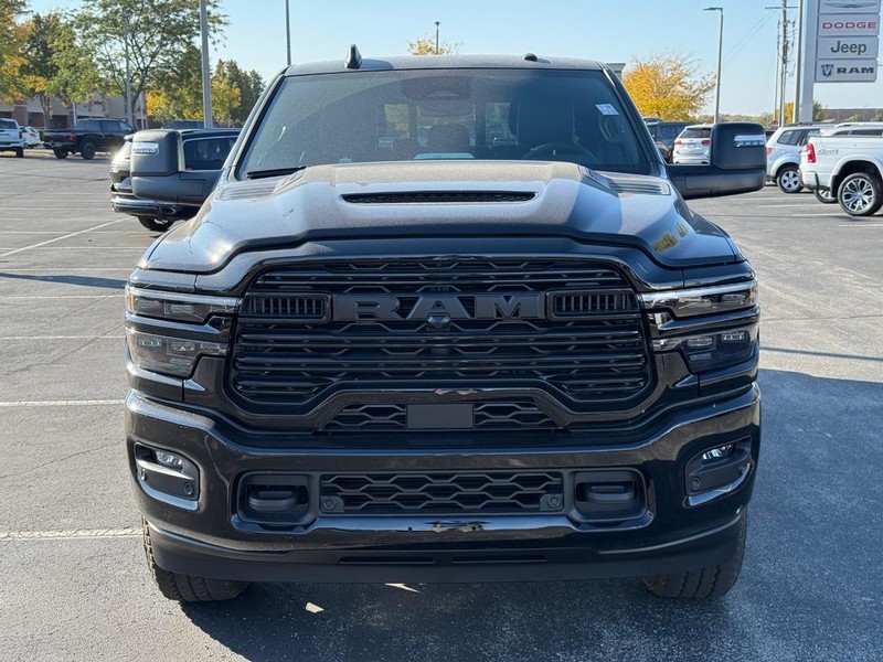 Ram 2500 Vehicle Full-screen Gallery Image 9