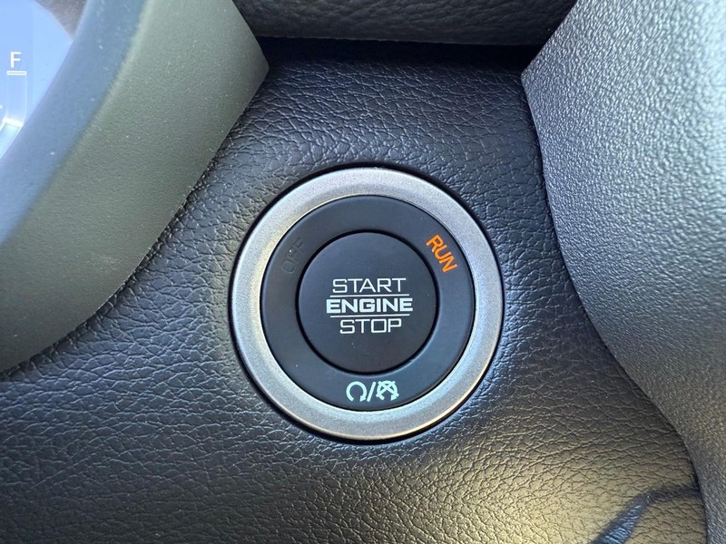 Ram 2500 Vehicle Full-screen Gallery Image 22