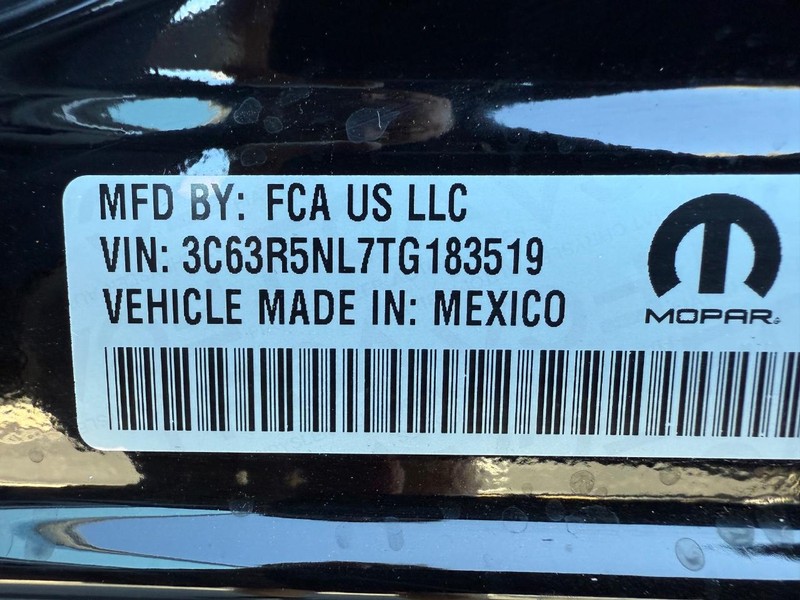 Ram 2500 Vehicle Full-screen Gallery Image 31