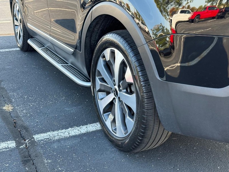 Kia Telluride Vehicle Full-screen Gallery Image 6