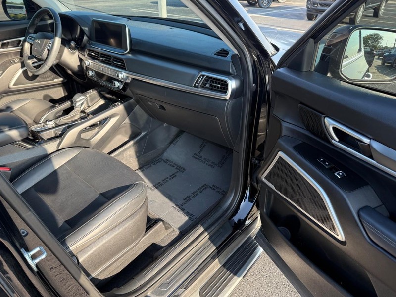 Kia Telluride Vehicle Full-screen Gallery Image 16