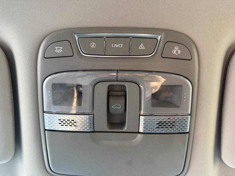 Kia Telluride Vehicle Full-screen Gallery Image 30