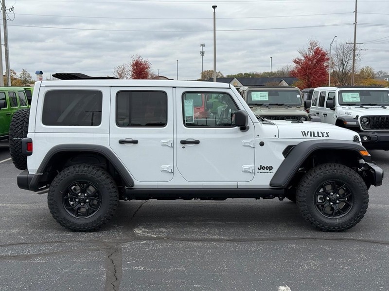 Jeep Wrangler Vehicle Full-screen Gallery Image 2