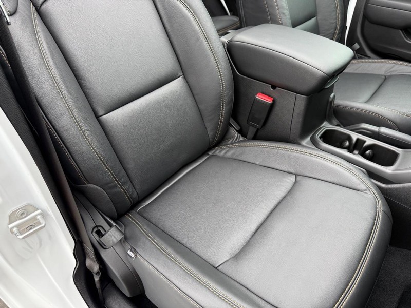 Jeep Wrangler Vehicle Full-screen Gallery Image 16