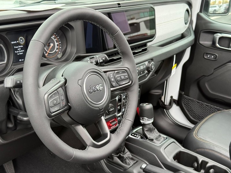 Jeep Wrangler Vehicle Full-screen Gallery Image 19