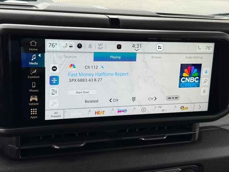 Jeep Wrangler Vehicle Full-screen Gallery Image 24