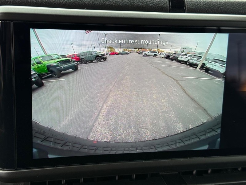 Jeep Wrangler Vehicle Full-screen Gallery Image 25