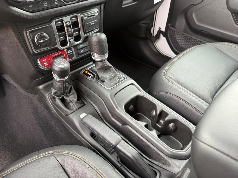 Jeep Wrangler Vehicle Full-screen Gallery Image 27