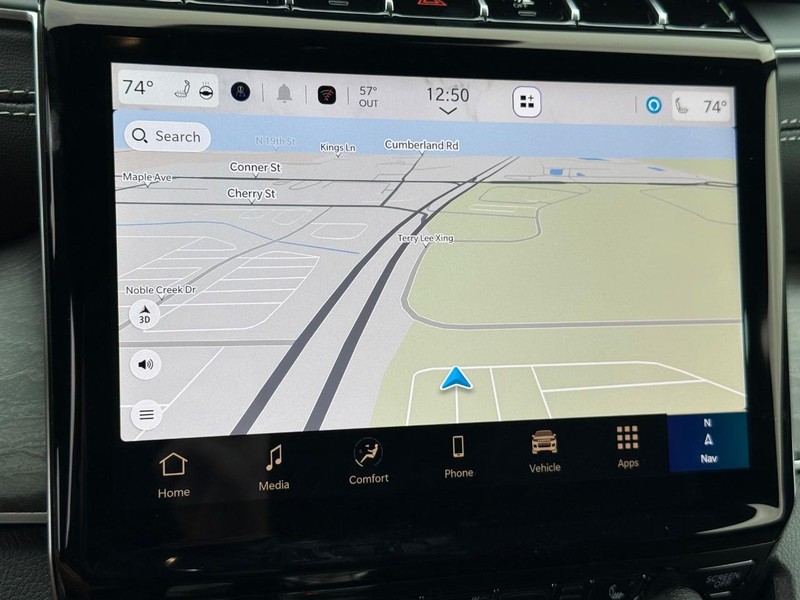 Jeep Grand Cherokee L Vehicle Full-screen Gallery Image 26