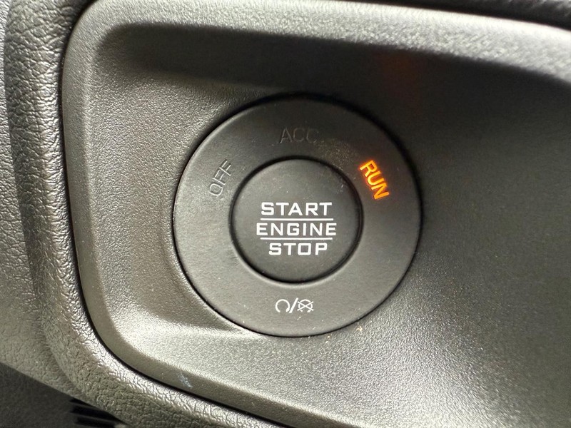 Jeep Wrangler Vehicle Full-screen Gallery Image 23