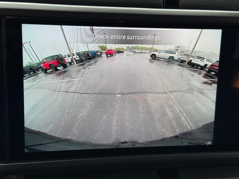 Jeep Wrangler Vehicle Full-screen Gallery Image 26