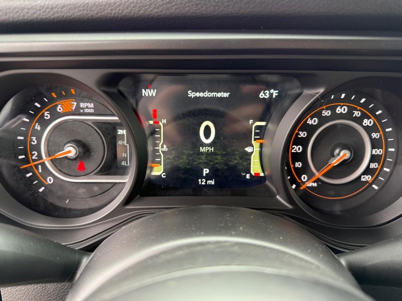 Jeep Wrangler Vehicle Full-screen Gallery Image 31