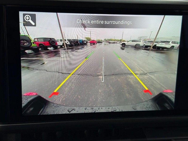 Jeep Gladiator Vehicle Full-screen Gallery Image 25