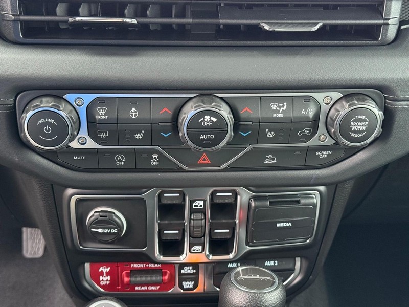 Jeep Gladiator Vehicle Full-screen Gallery Image 26