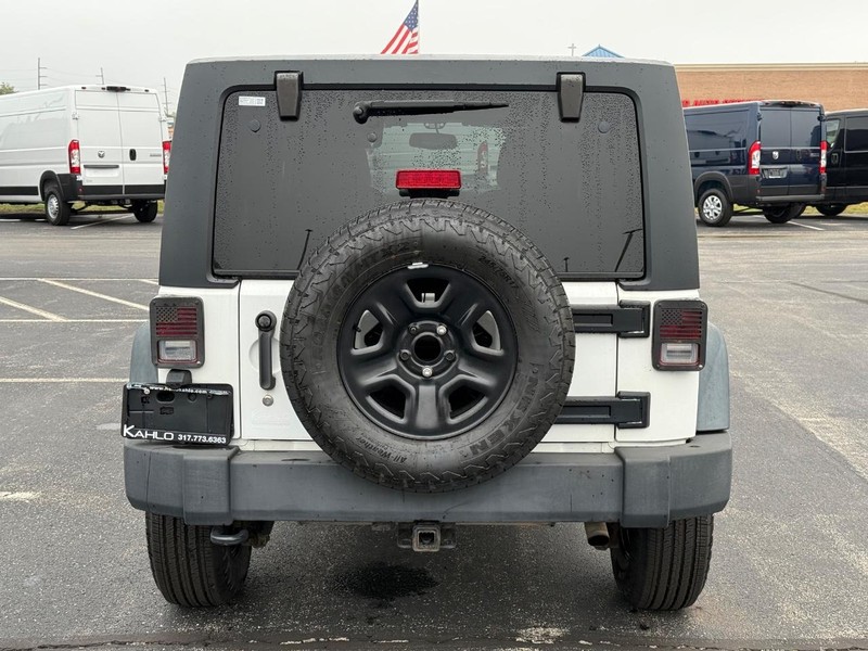 Jeep Wrangler Unlimited Vehicle Full-screen Gallery Image 4