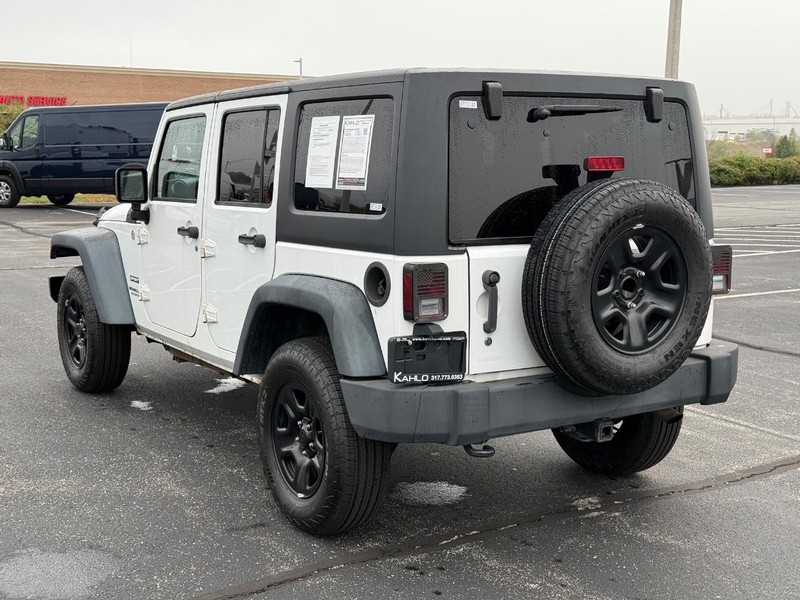 Jeep Wrangler Unlimited Vehicle Full-screen Gallery Image 5