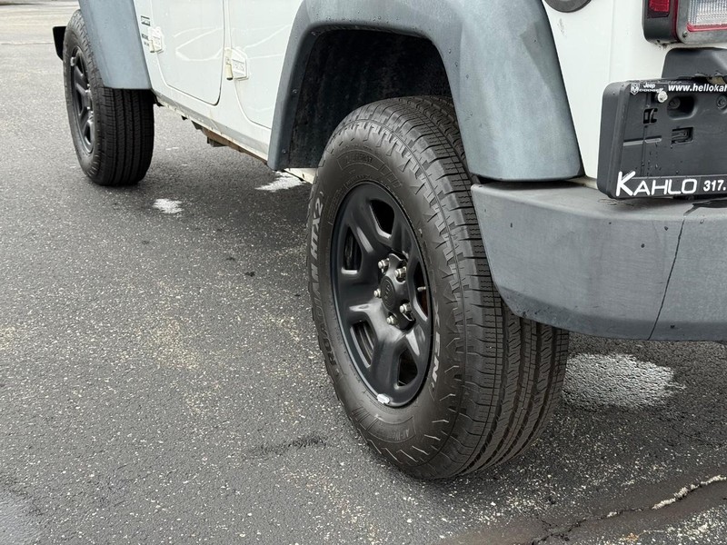 Jeep Wrangler Unlimited Vehicle Full-screen Gallery Image 6