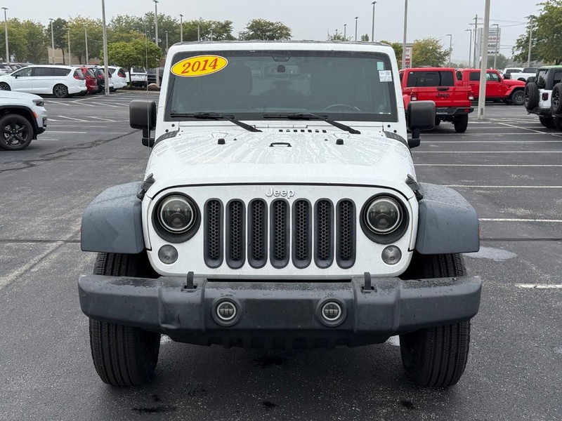 Jeep Wrangler Unlimited Vehicle Full-screen Gallery Image 10