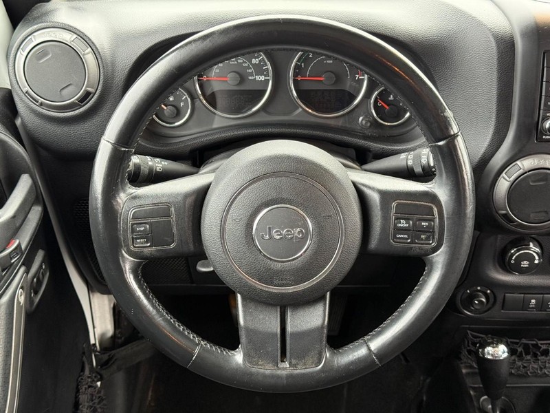 Jeep Wrangler Unlimited Vehicle Full-screen Gallery Image 14